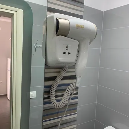 Kris In Plazh Durrës